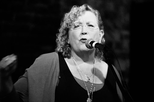 621011a8f337348e1dd23ea8_Laura